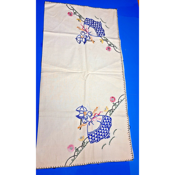 Vintage 1940s-50s Hand-Embriodered Tablecloth-Bonnet Girl Design 32" x 32" - Picture 8 of 16